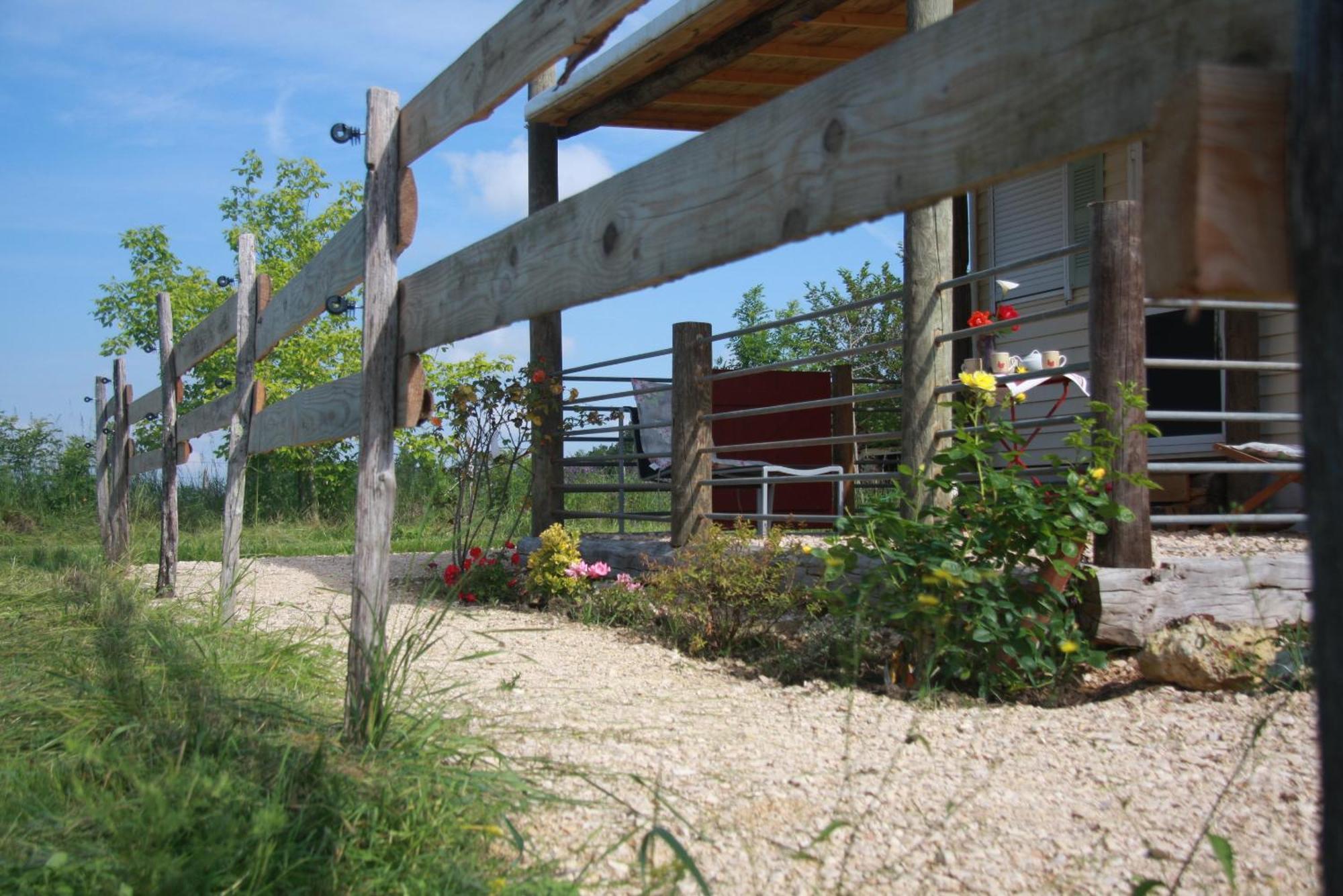 Mobil-home Ferme La Fee Spiruline Aurignac Camping